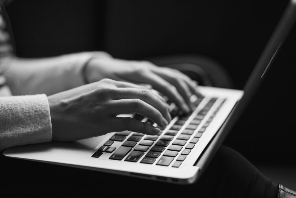 Bonnes pratiques et entretien des données CRM : un levier commercial accessible aux PME grâce aux étudiants